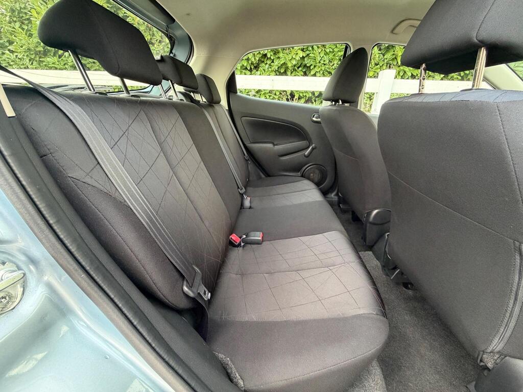 2012 Mazda Mazda2 thumbnail 18