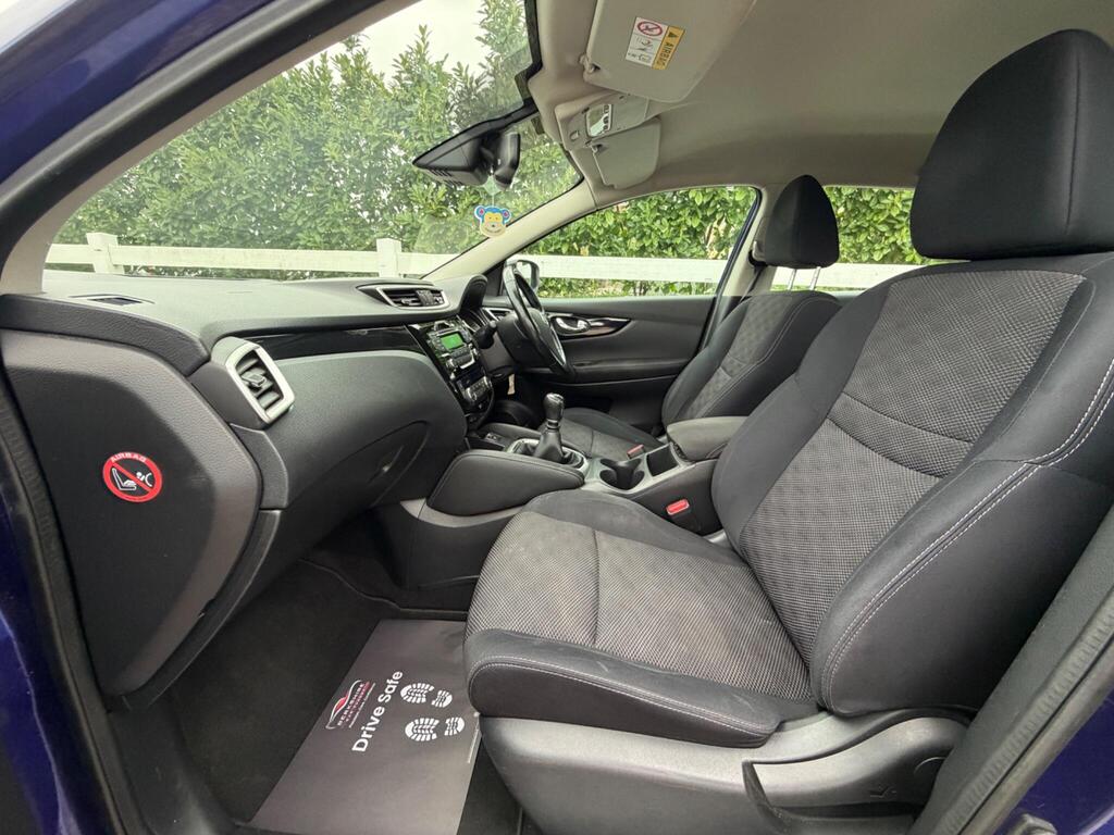2014 Nissan Qashqai thumbnail 23