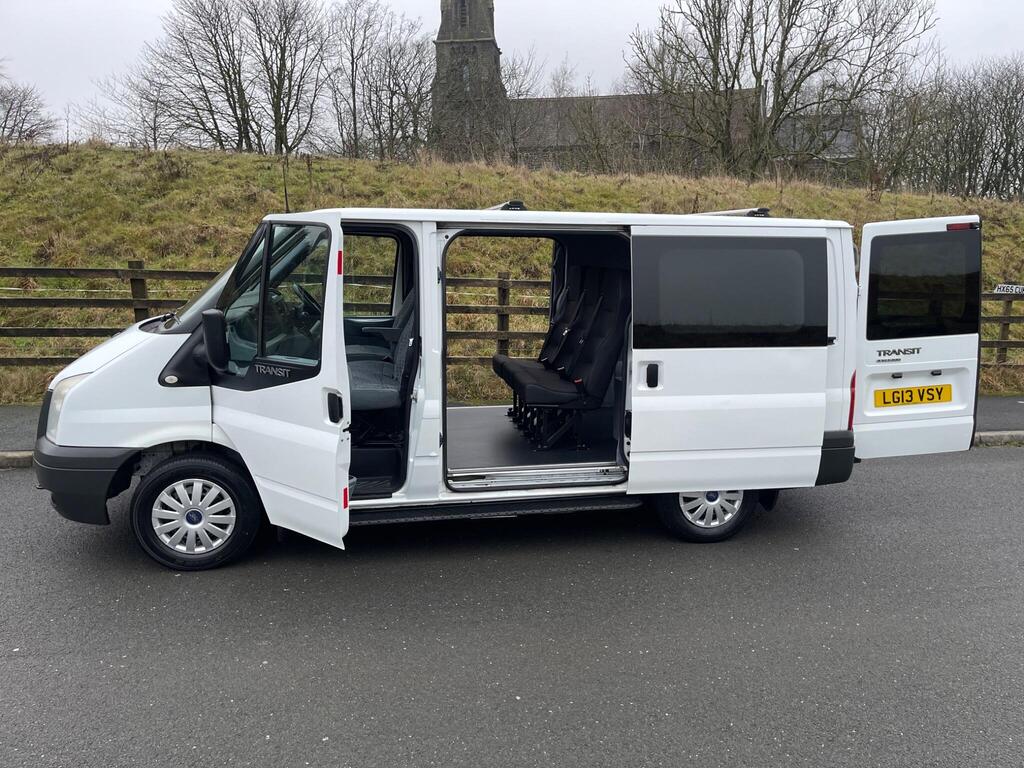 Ford Transit Combi Van 2.2 TDCi 300 FWD L1 H1 5dr