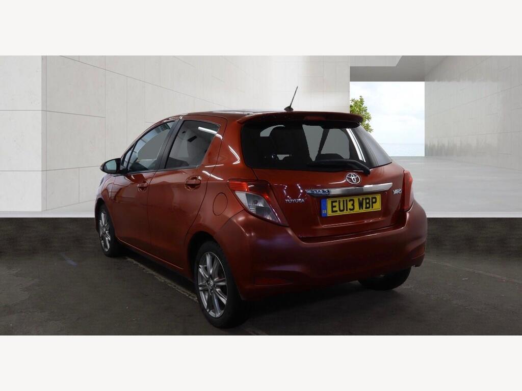 2013 Toyota Yaris thumbnail 4