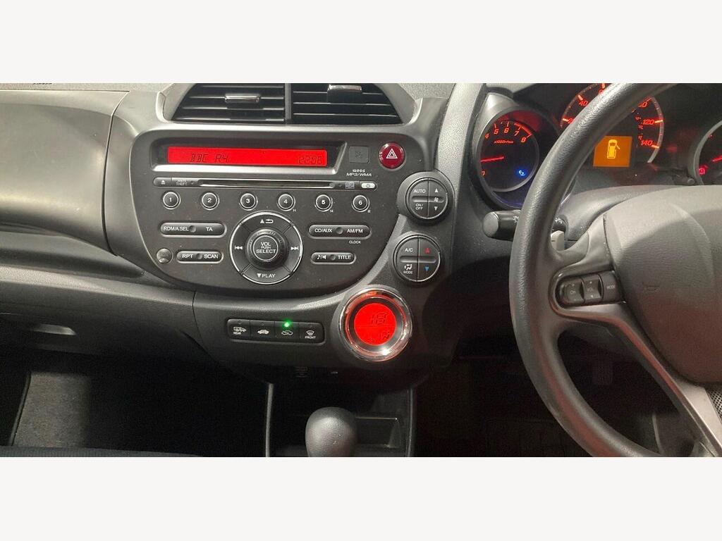 2013 Honda Jazz thumbnail 4