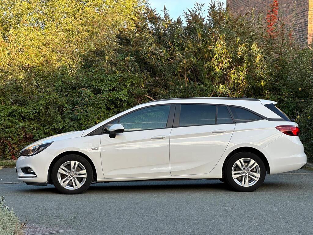 Vauxhall Astra Estate 1.6 CDTi BlueInjection Design Sports Tourer Euro 6 (s/s) 5dr