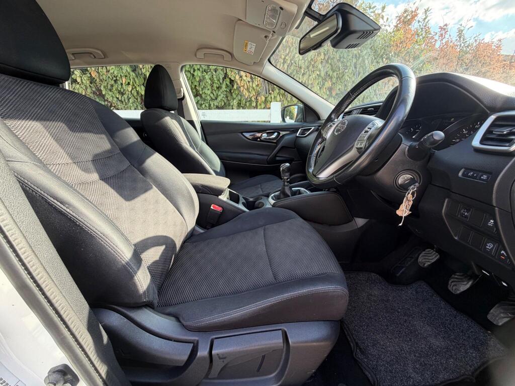 2014 Nissan Qashqai thumbnail 18