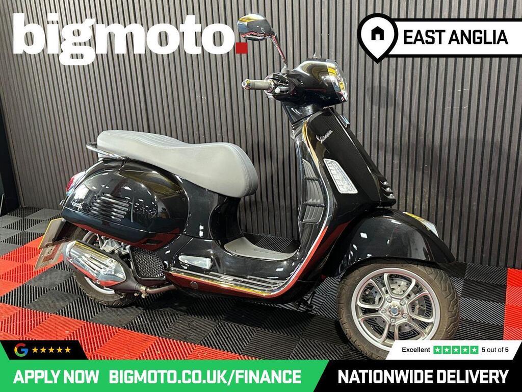 Piaggio Vespa GTS 125