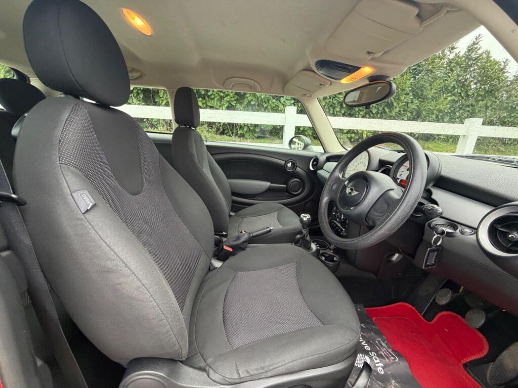 2011 MINI Hatch thumbnail 17