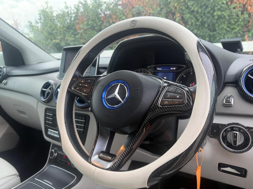 2015 Mercedes-Benz B Class thumbnail 30