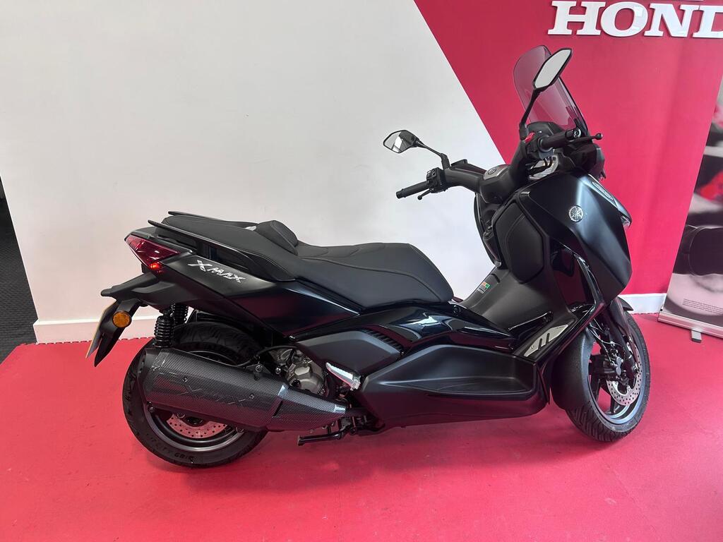 Yamaha XMAX 300