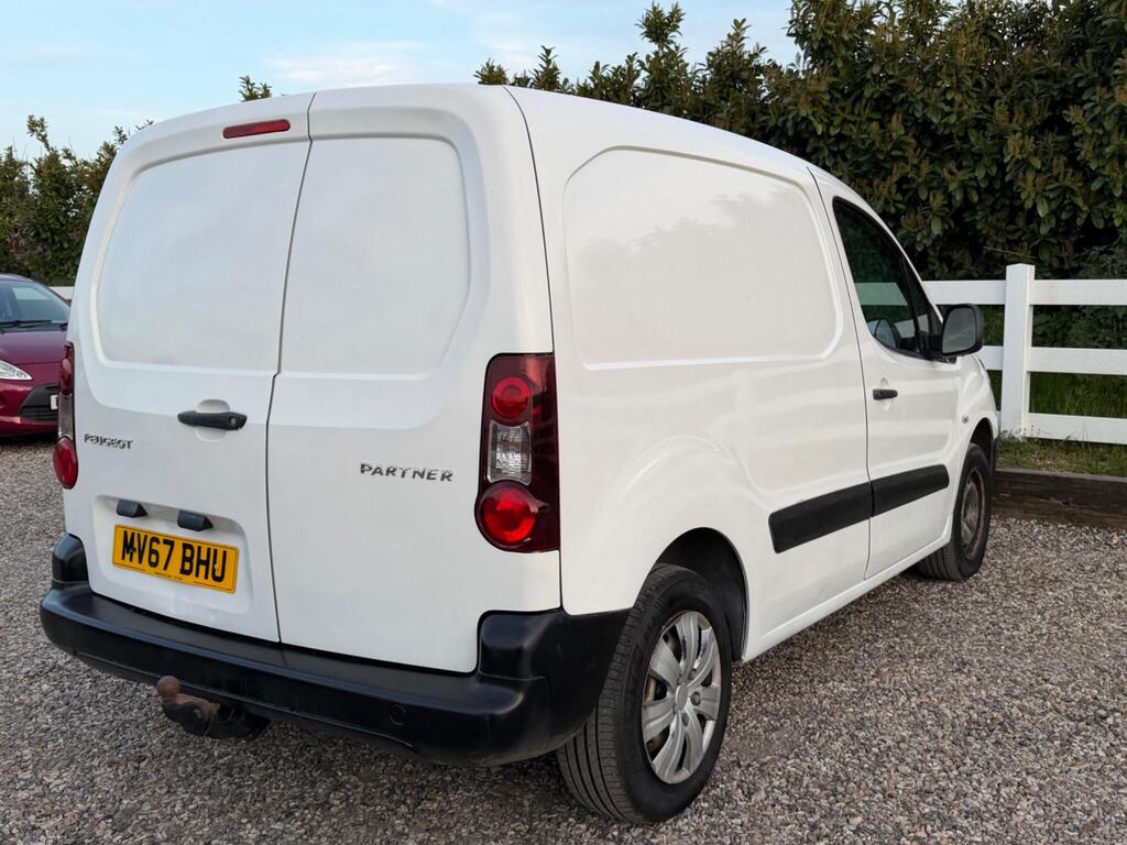 2017 Peugeot Partner thumbnail 15