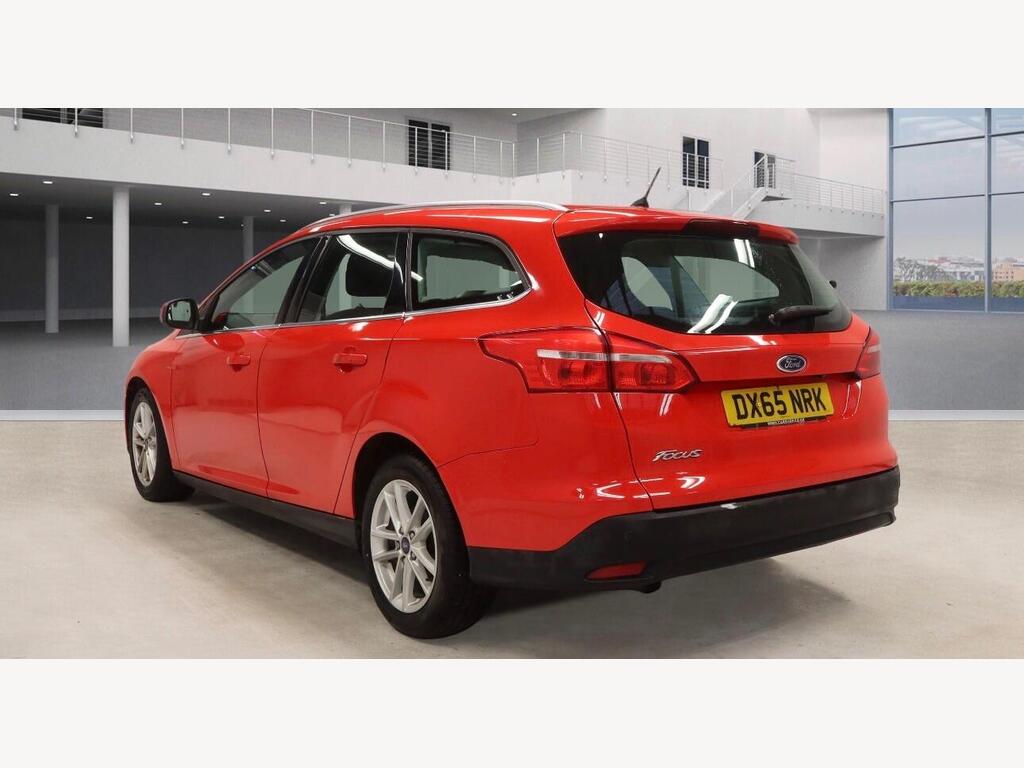 2015 Ford Focus thumbnail 3