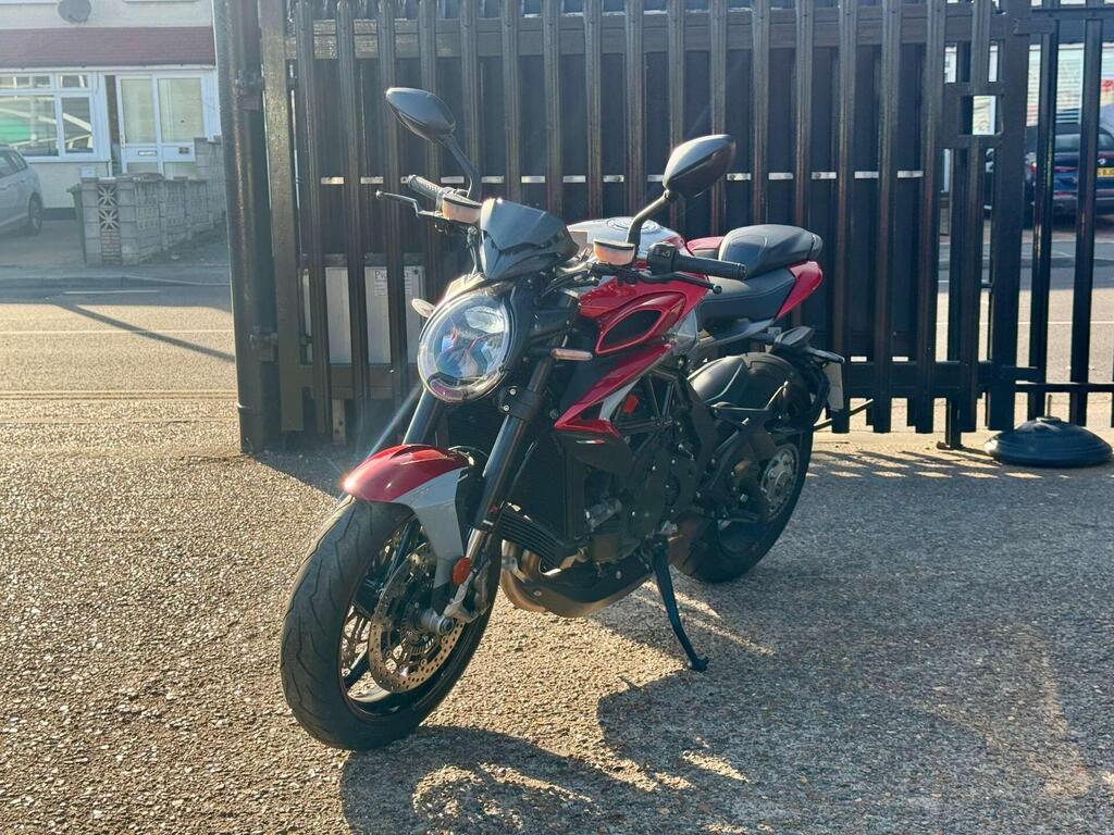 MV Agusta Brutale 800