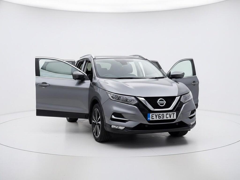 Nissan Qashqai SUV 1.3 DIG-T N-Connecta Euro 6 (s/s) 5dr