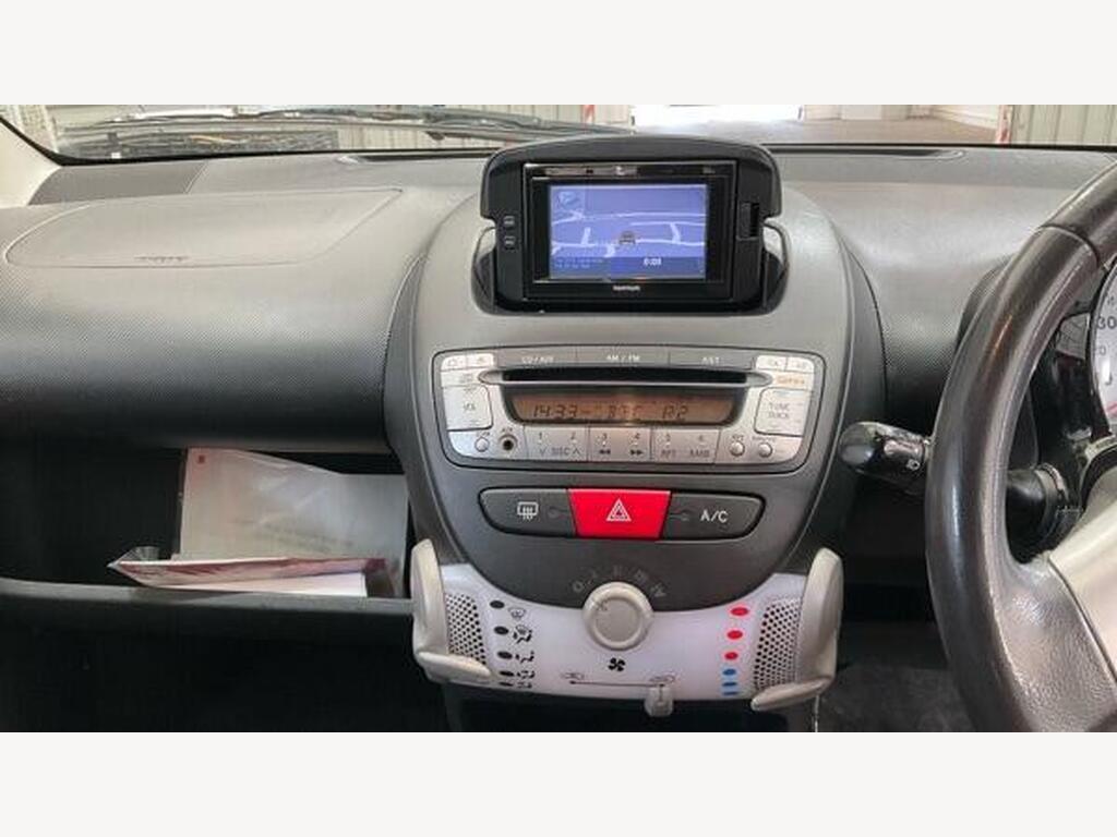 2014 Toyota AYGO thumbnail 11