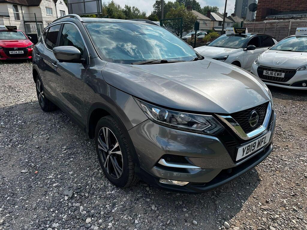 Nissan Qashqai SUV 1.3 DIG-T N-Connecta Euro 6 (s/s) 5dr