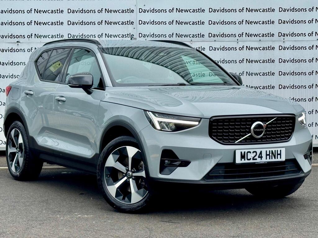 Volvo XC40 SUV 2.0 B3 MHEV Plus Dark DCT Auto Euro 6 (s/s) 5dr
