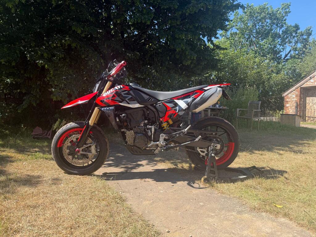Ducati Hypermotard 698