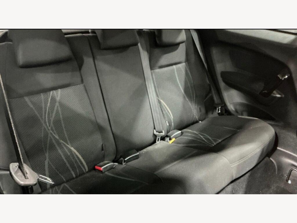 2013 Peugeot 208 thumbnail 6