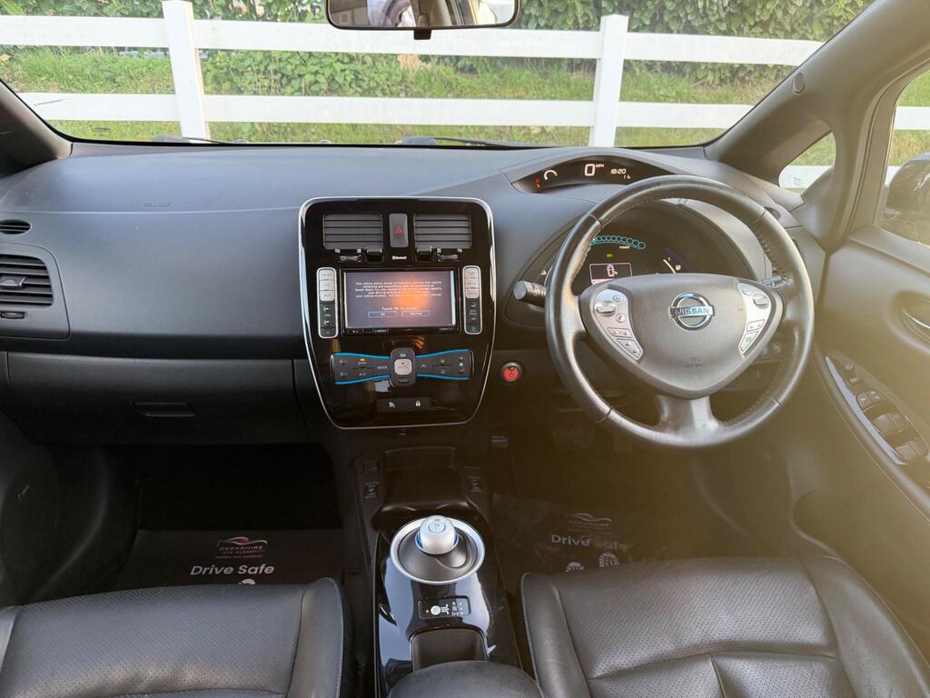 2015 Nissan Leaf thumbnail 15