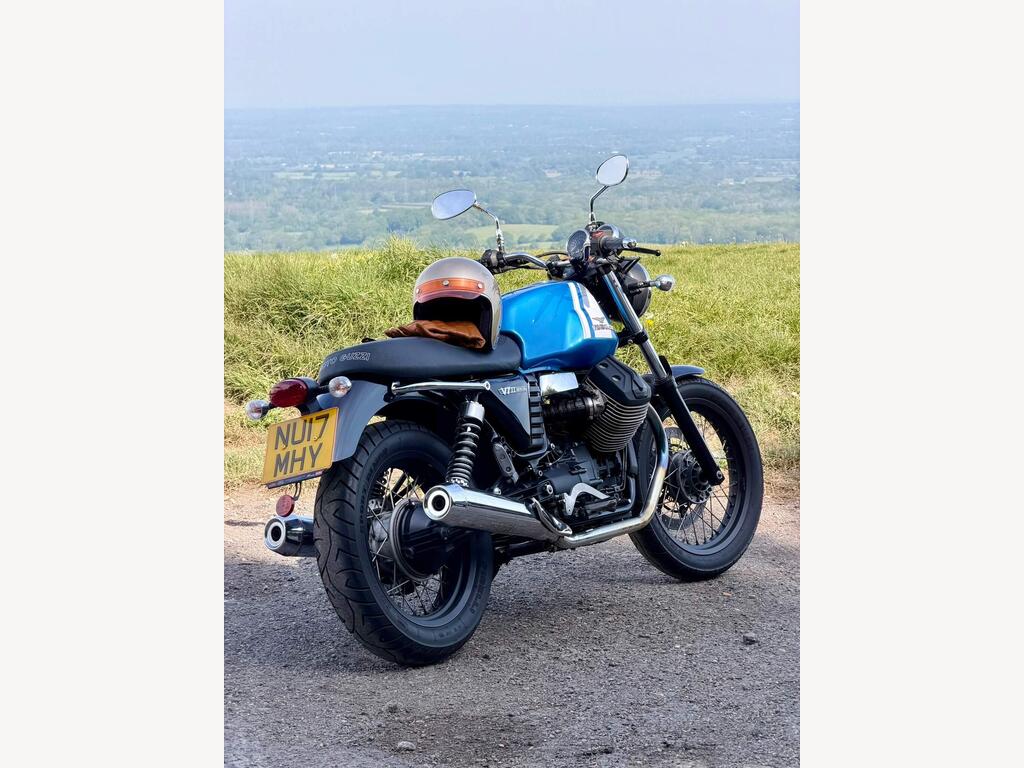 Moto Guzzi V7