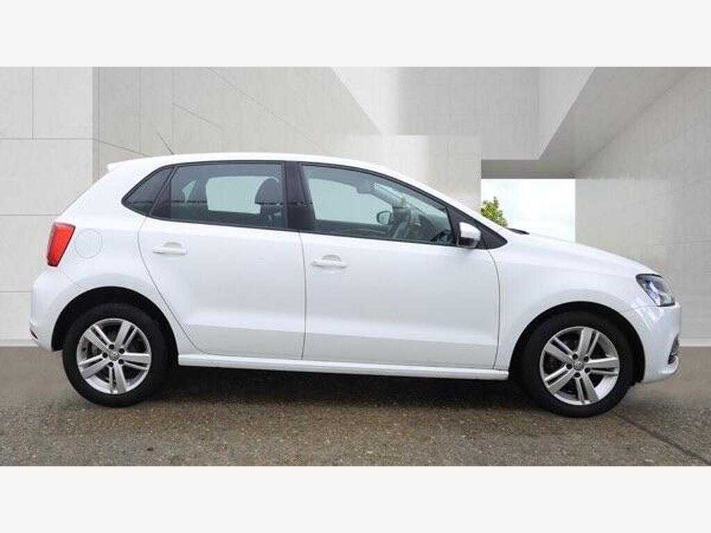 2017 Volkswagen Polo thumbnail 4