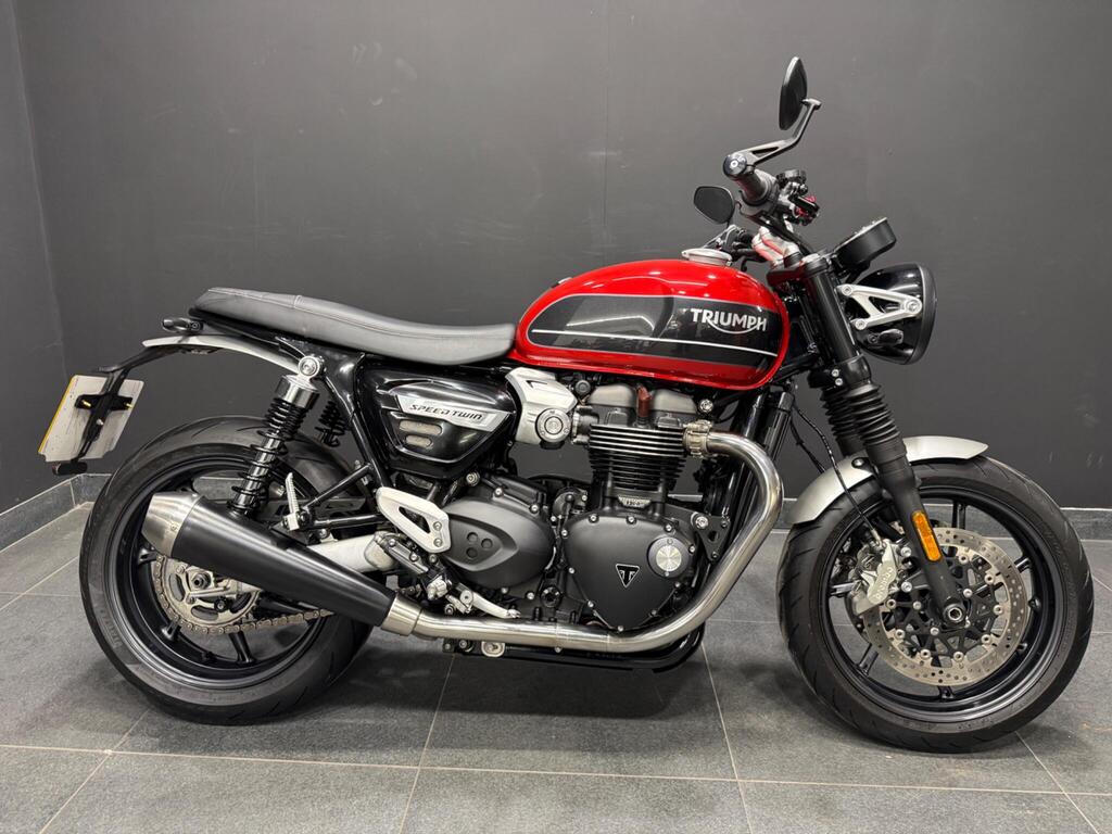 Triumph Speed Twin 1200