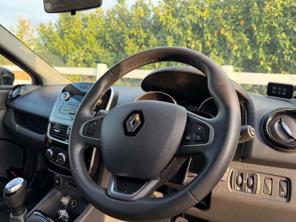 2026 Renault Clio thumbnail 33