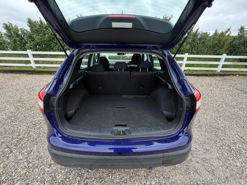 2014 Nissan Qashqai thumbnail 22