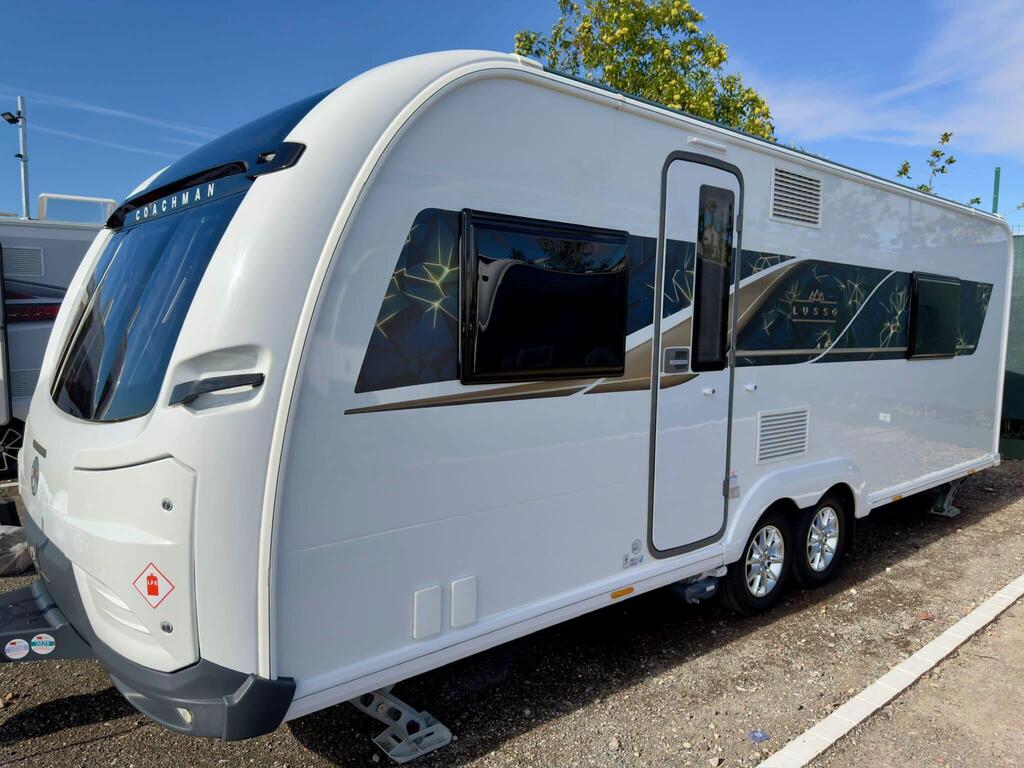 Coachman Lusso II Tourer Motor mover - L shaped seating