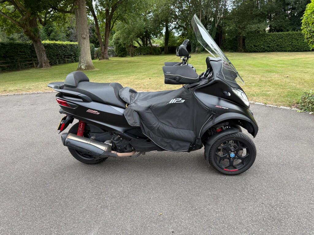 Piaggio MP3 500