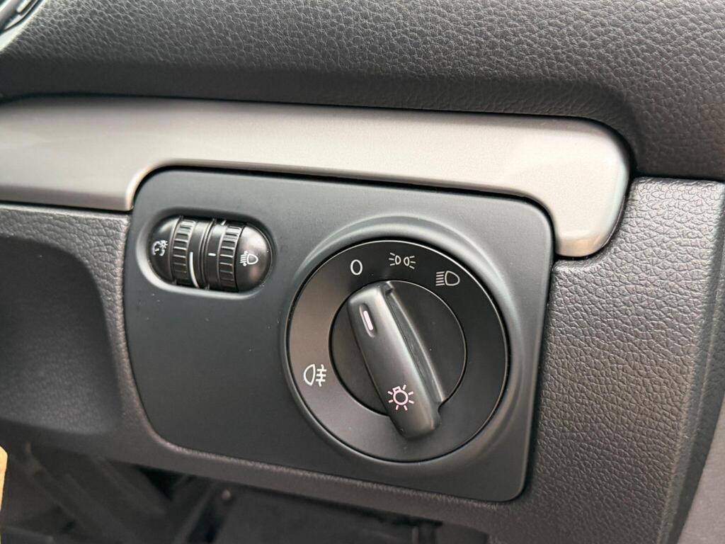 2009 Volkswagen Golf thumbnail 22