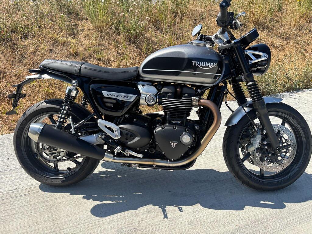 Triumph Speed Twin 1200