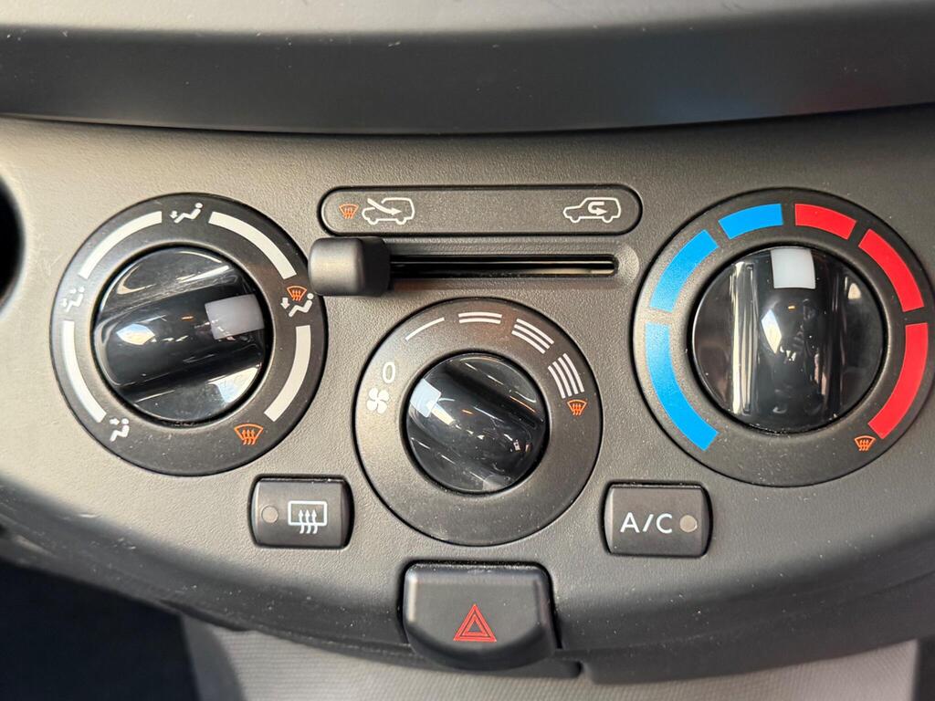 2010 Nissan Micra thumbnail 22