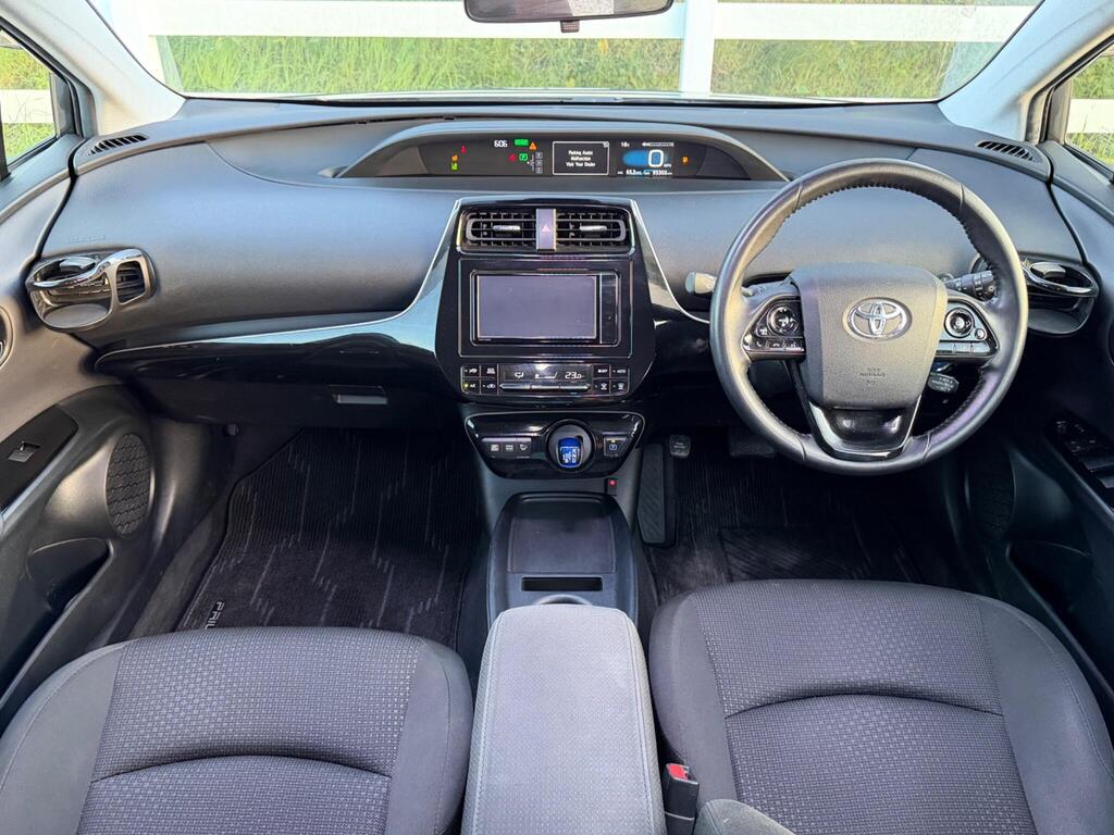 2019 Toyota Prius thumbnail 2