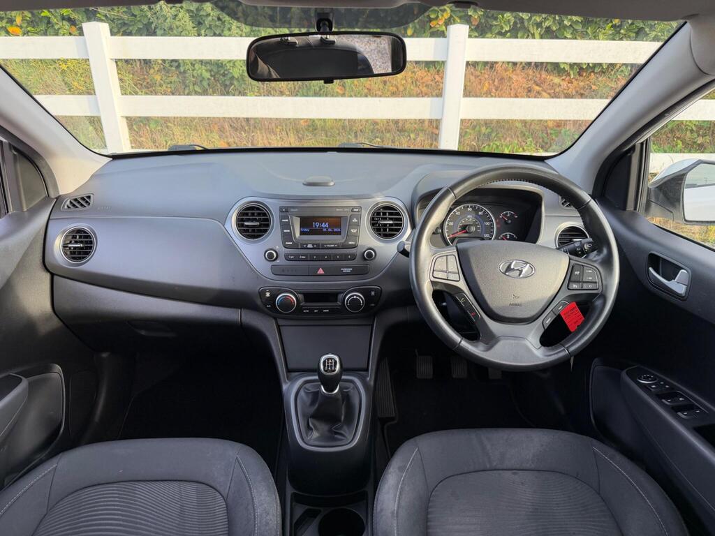 2017 Hyundai i10 thumbnail 2