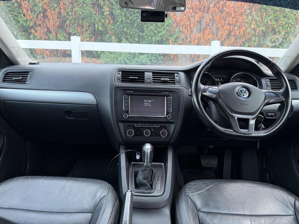 2016 Volkswagen Jetta thumbnail 2