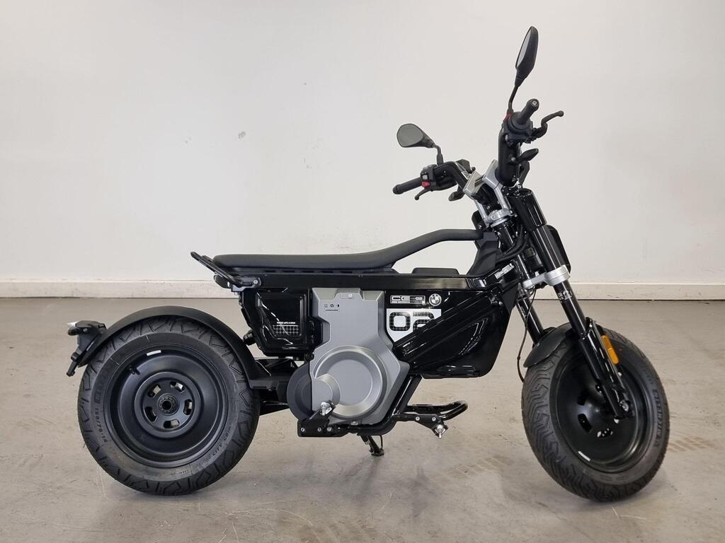 BMW CE 02