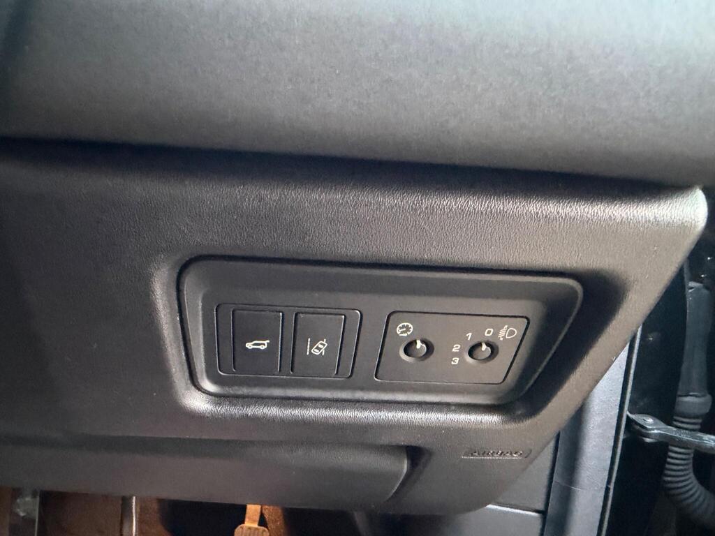 2016 Land Rover Discovery Sport thumbnail 23