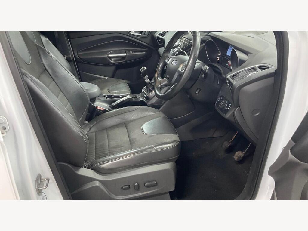 2015 Ford Kuga thumbnail 5