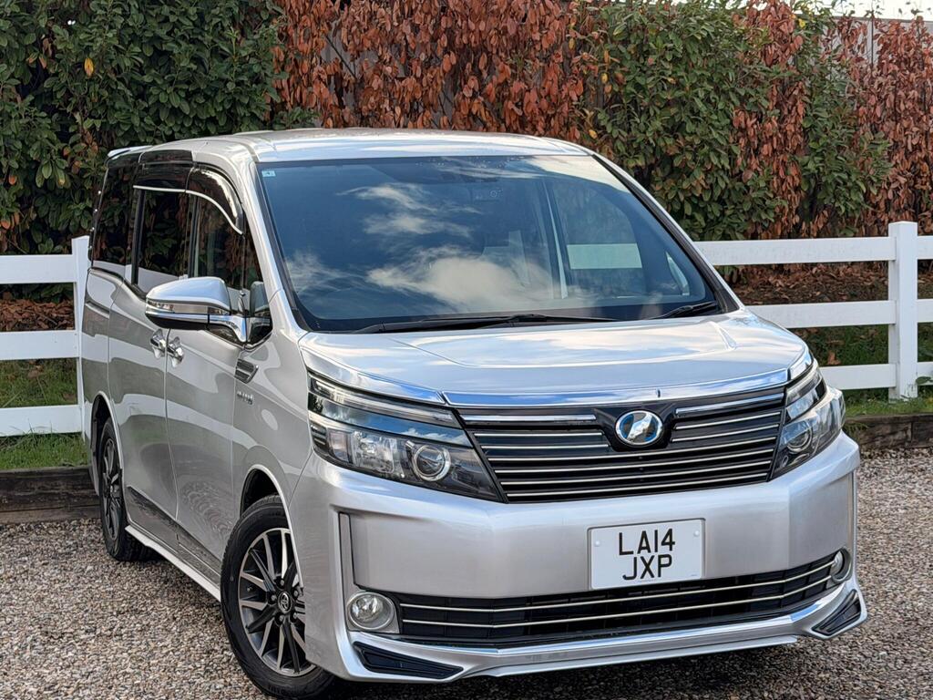 2014 Toyota Voxy thumbnail 11