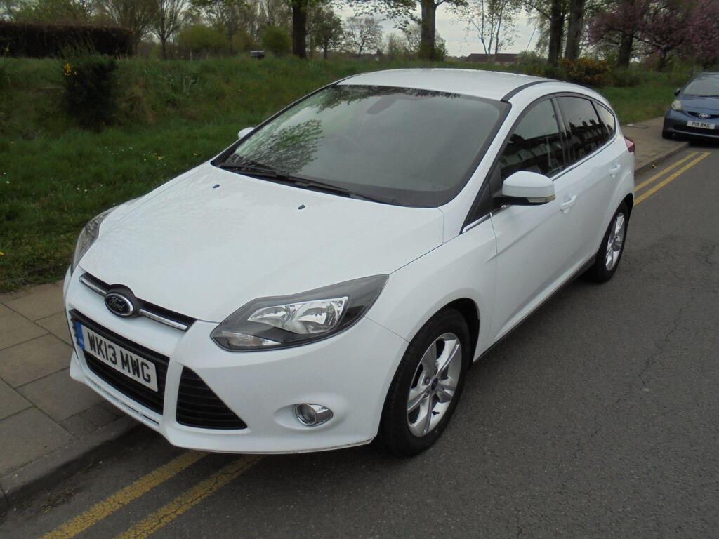 Ford Focus Hatchback 1.6 Zetec Powershift Euro 5 5dr