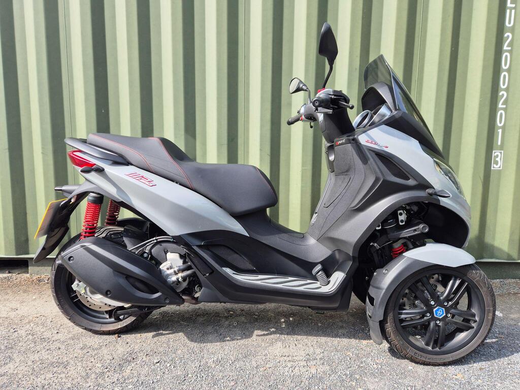 Piaggio MP3 300