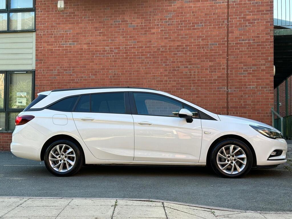 Vauxhall Astra Estate 1.6 CDTi BlueInjection SRi Nav Sports Tourer Auto Euro 6 (s/s) 5dr