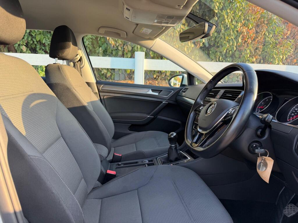 2018 Volkswagen Golf thumbnail 18