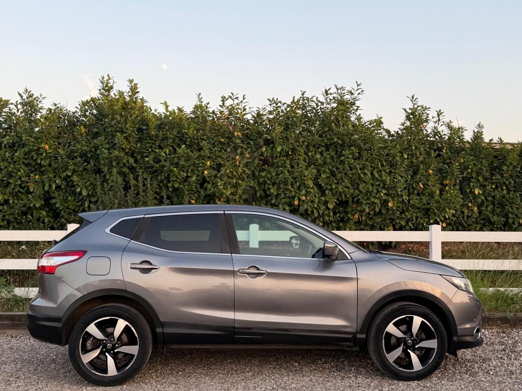2015 Nissan Qashqai thumbnail 12