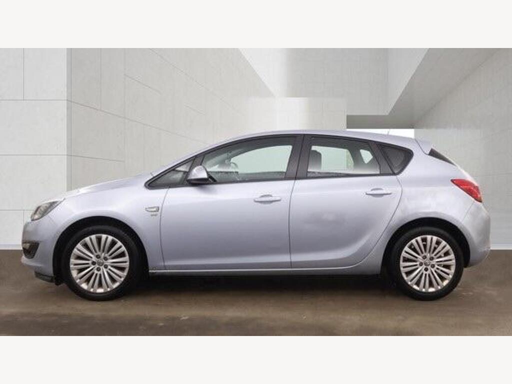 2014 Vauxhall Astra thumbnail 6