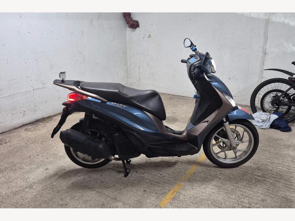 Piaggio Medley 125