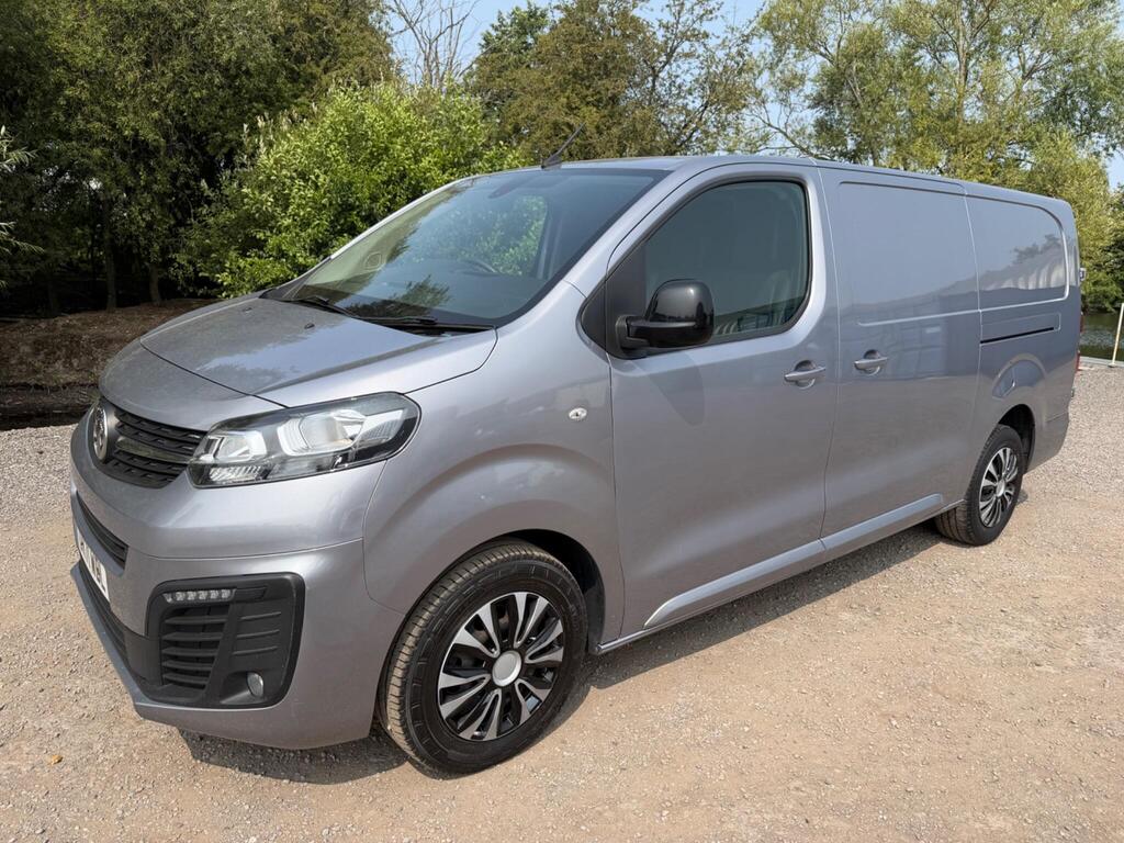 Vauxhall Vivaro Panel Van 2.0 Turbo D 3100 Sportive L2 H1 Euro 6 (s/s) 5dr