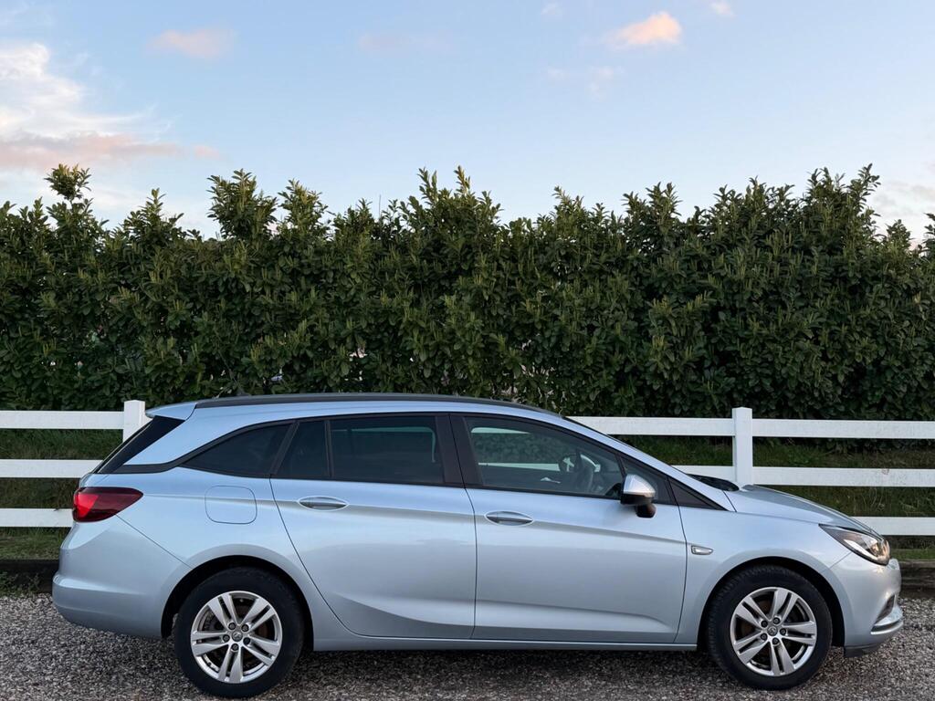 2018 Vauxhall Astra thumbnail 11