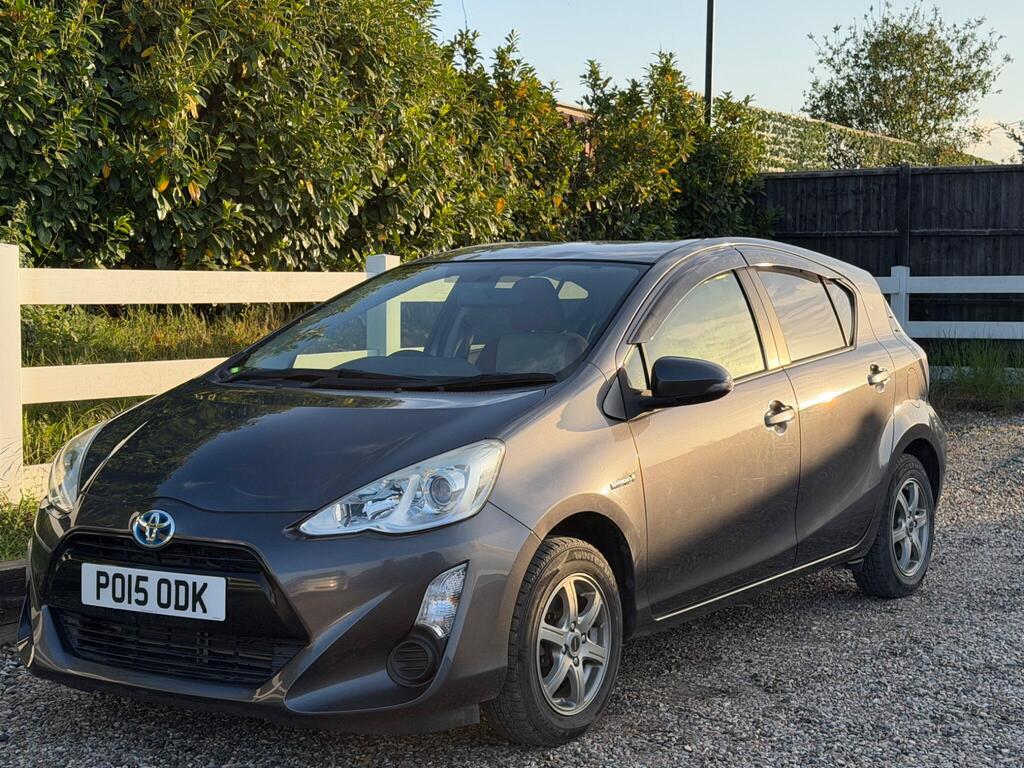 2015 Toyota Aqua thumbnail 6
