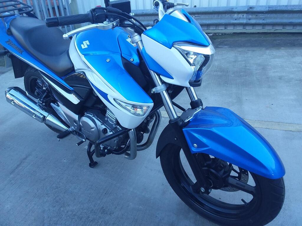 Suzuki Inazuma 250