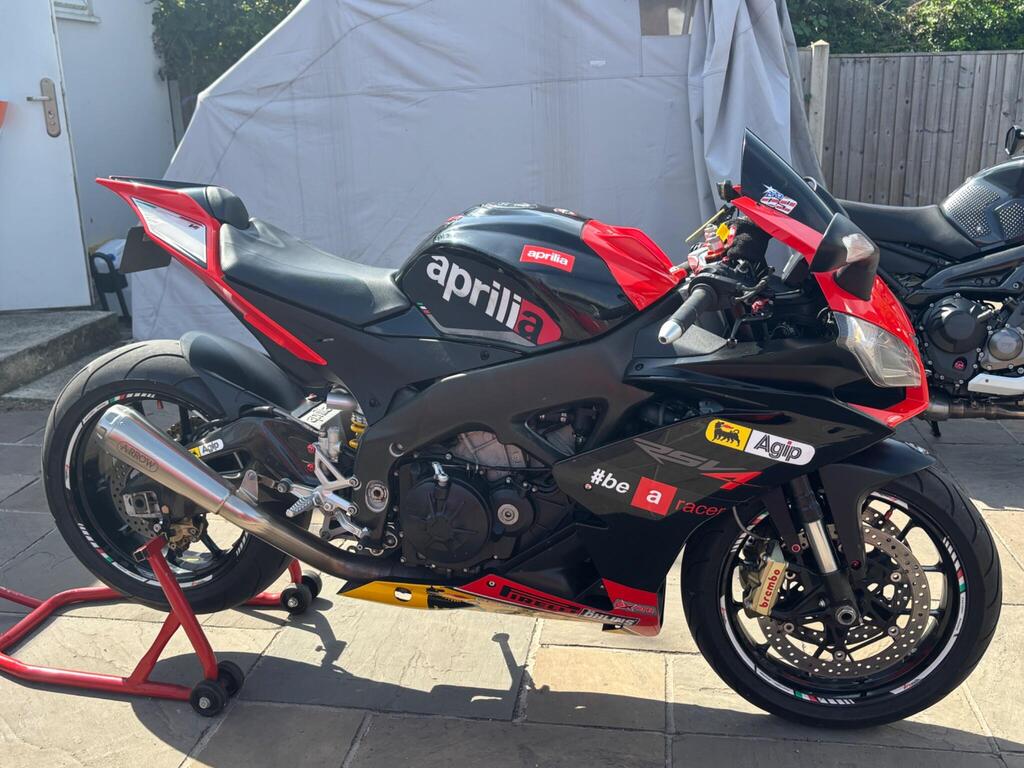 Aprilia RSV4 Super Sports 999 R